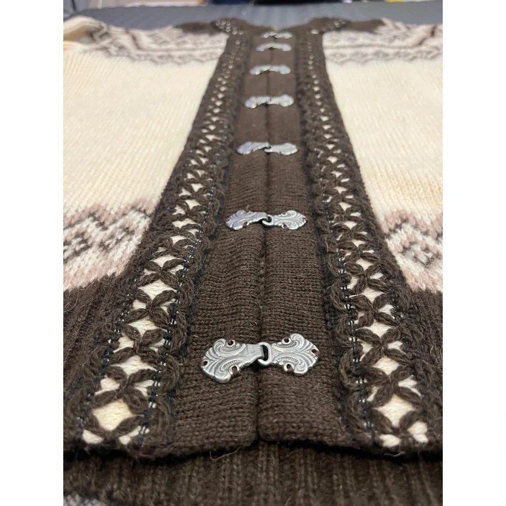 Nordstrikk Cardigan Sweater Womens Medium Brown Cream Nordic Pewter Clasps Wool